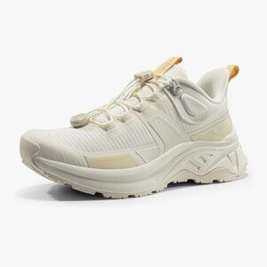 Women's Lightweight Hiking Sneaker in Beige